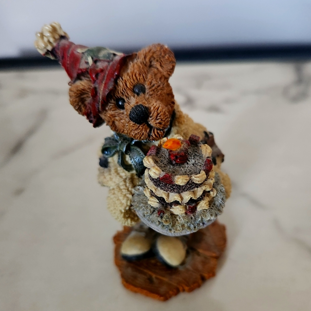1995 Boyds Bears & Friends ~ M. Harrison's Birthday Style #2275